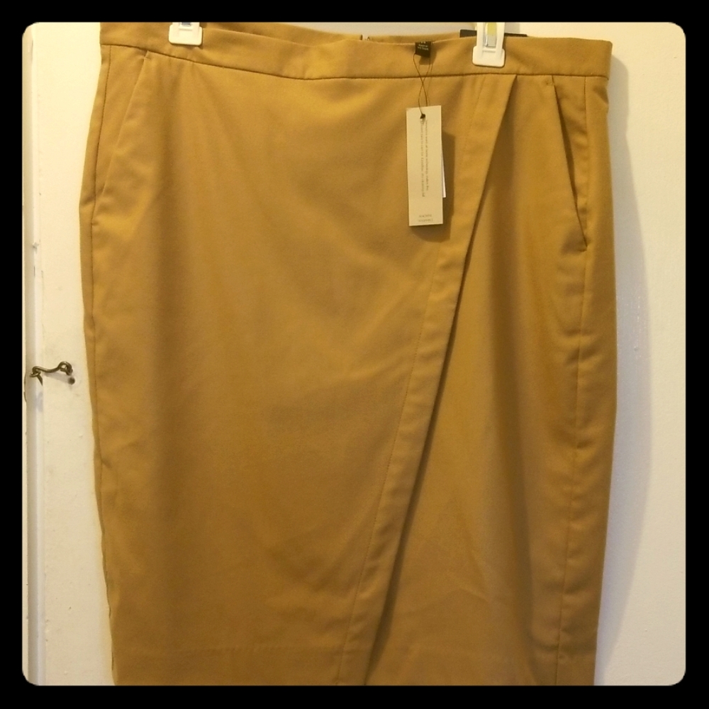 NWT Banana Republic Skirt